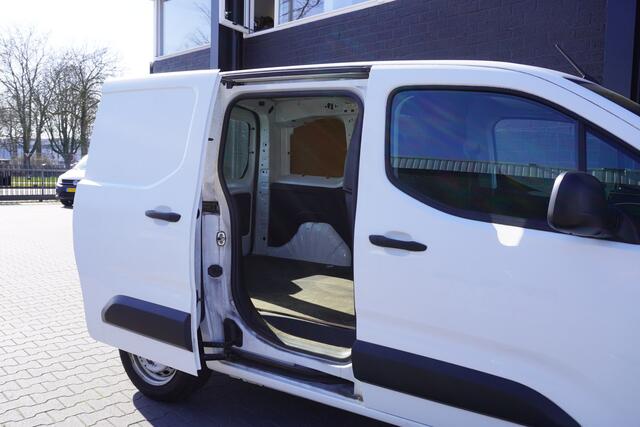 Peugeot PARTNER 1.2 Benzine EURO 6 - Airco - Carkit - PDC - ¤ 11.950,- Excl.