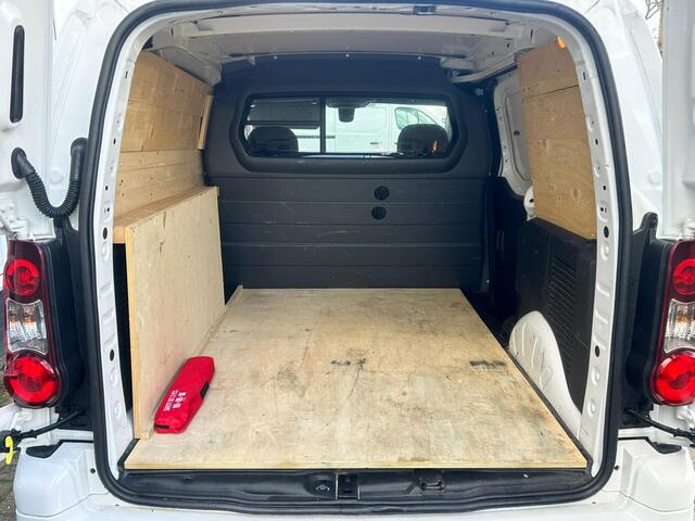 Peugeot PARTNER 120 1.6 BlueHDi 75 L1 Premium Pack | MARGE AUTO| Apple Carplay | Navi | Parkeersensoren | Cruise