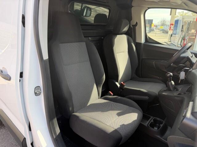 Peugeot PARTNER 1.5 BlueHDI Pro AIRCO I TREKHAAK I IMPERIAAL I ELEKTRISCHE RAMEN EN SPIEGELS