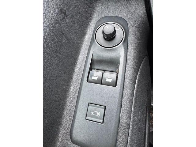 Peugeot PARTNER 1.5 BlueHDi 100 L2 3zits Airco,Cruisecontrol VOORSCHADE