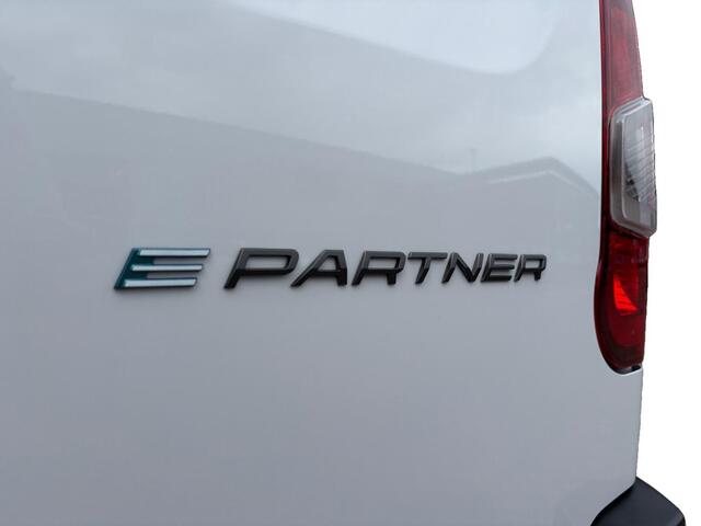 Peugeot PARTNER e-Partner L2 50 kWh 136pk | ACTIE | 8 jaar garantie | 0% financial lease | 3-zits | Houten afwerking laadruimte | ECO LED koplampen | Multimedia | Draadloze Apple Carplay en Android Auto | Achteruitrijcamera | Parkeersensoren voor en achter | Digital cock