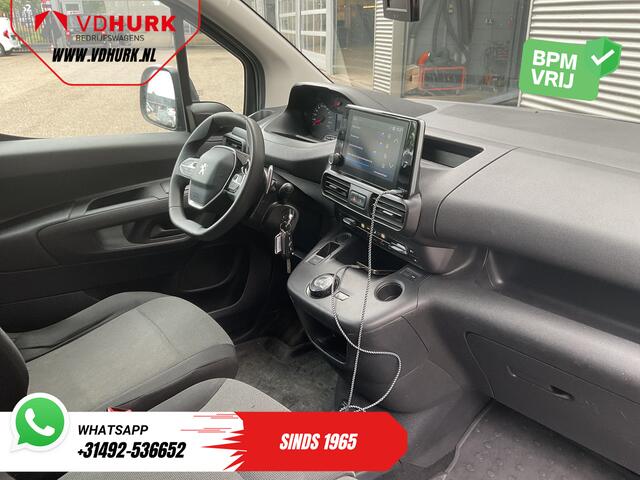 Peugeot PARTNER 1.2 BENZINE 110 pk Stoelverw./ Carplay/ Camera/ PDC/ Climate/ Cruise/ Trekhaak/ Airco
