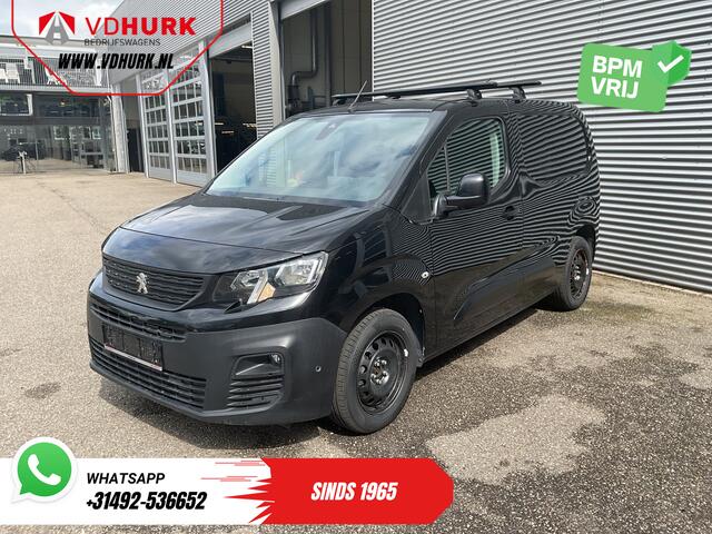 Peugeot PARTNER 1.2 BENZINE 110 pk Stoelverw./ Carplay/ Camera/ PDC/ Climate/ Cruise/ Trekhaak/ Airco