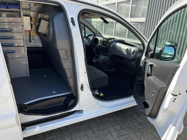 Peugeot PARTNER 120 1.6 BlueHDi Airco Cruise controle Trekhaak 1250kg trekgewicht 3-Peroons Parkeerhulp achter Schuifdeur Kastinrichting Euro 6 Bpm vrij voor particulier gebruik!!