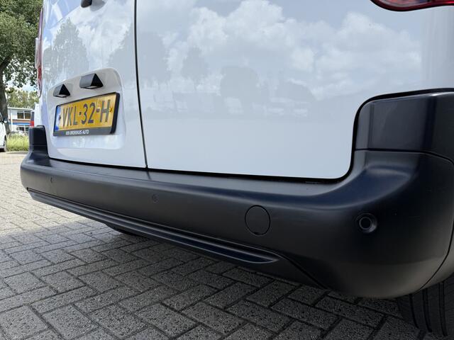 Peugeot PARTNER 1.2 PureTech Premium / vaste prijs rijklaar ¤ 11.750 ex btw / lease vanaf ¤ 198 / airco / cruise control / benzine grijs kenteken / pdc achter / raam in de schuifdeur