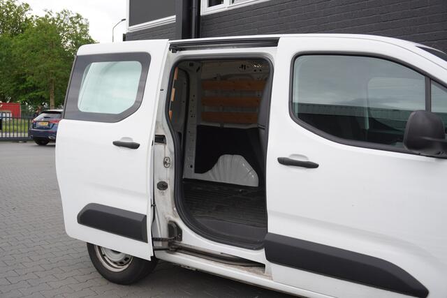 Peugeot PARTNER 1.2 110PK BENZINE ! - Airco - Cruise - PDC - ¤12.499,- Excl.