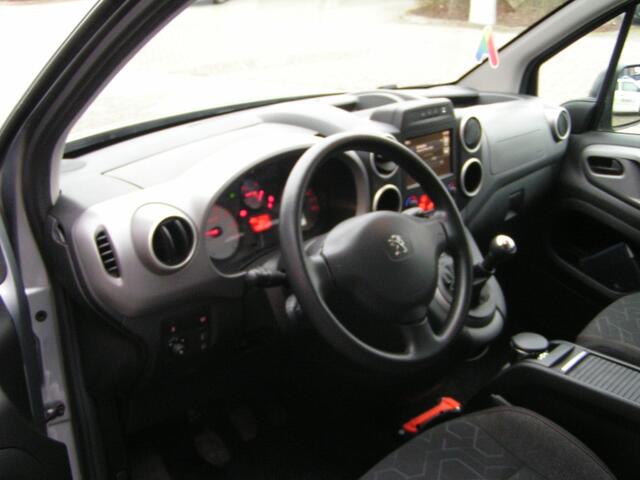 Peugeot PARTNER TEPEE 1.2 PureTech Active