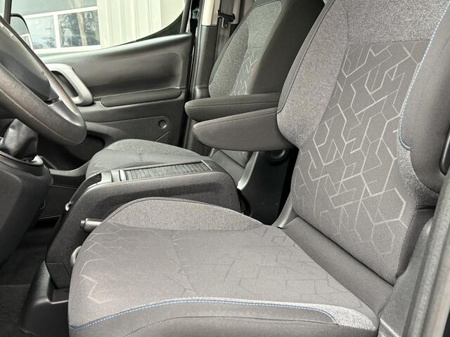 Peugeot PARTNER TEPEE 1.2 PureTech Active | Navi | Carplay | PDC | Airco | Cruise | Interesse? Bel of App naar: 06 30 51 05 90