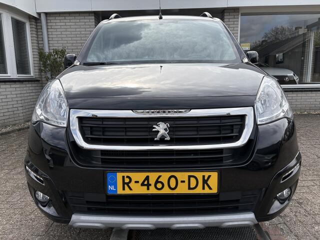 Peugeot PARTNER TEPEE 1.2 110pk Style Navigatie
