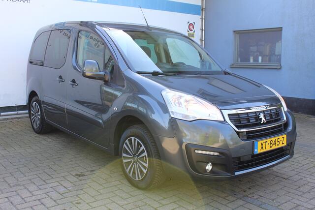 Peugeot PARTNER TEPEE 1.2 PureTech Active | Parkeersensoren V/A | Achteruitrijcamera | Cruise controle | Radio | Elektrische ramen V | Trekhaak | Airco | Navigatie |