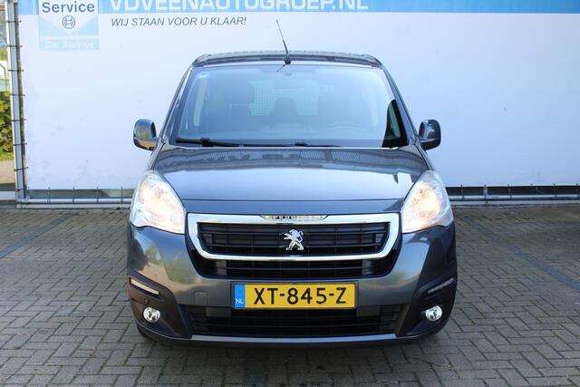 Peugeot PARTNER TEPEE 1.2 PureTech Active | Parkeersensoren V/A | Achteruitrijcamera | Cruise controle | Radio | Elektrische ramen V | Trekhaak | Airco | Navigatie |