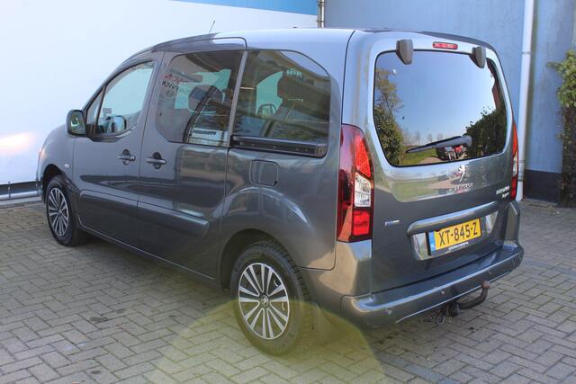 Peugeot PARTNER TEPEE 1.2 PureTech Active | Parkeersensoren V/A | Achteruitrijcamera | Cruise controle | Radio | Elektrische ramen V | Trekhaak | Airco | Navigatie |