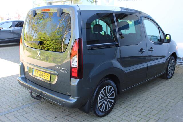 Peugeot PARTNER TEPEE 1.2 PureTech Active | Parkeersensoren V/A | Achteruitrijcamera | Cruise controle | Radio | Elektrische ramen V | Trekhaak | Airco | Navigatie |