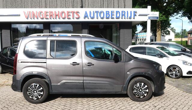 Peugeot Rifter 130 Pk Benzine * AUTOMAAT * Hele Luxe Allure * * Panoramadak * Spotify en Navigatie via Android Auto / Apple Car Play * Achteruitrij Parkeer Camera * Voor en Achter Sensoren * Climate & Cruise Control * Vingerhoets; Vierde Generatie Eersteklas Service !