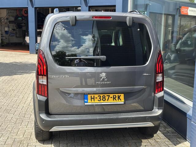 Peugeot Rifter 1.2 Turbo 130 PK GT-Line | Volledig Dealer Onderhouden | Meest Complete Uitvoering | Ruime MPV met Hoge Zitpositie | Navigatie | 2x Zijschuifdeur | Achterklep met Separate Ruit | 3 Losse Stoelen Achter | Climate Control | Keyless Entry | Camera | Parkeers