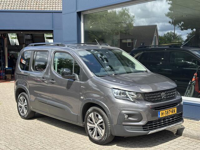Peugeot Rifter 1.2 Turbo 130 PK GT-Line | Volledig Dealer Onderhouden | Meest Complete Uitvoering | Ruime MPV met Hoge Zitpositie | Navigatie | 2x Zijschuifdeur | Achterklep met Separate Ruit | 3 Losse Stoelen Achter | Climate Control | Keyless Entry | Camera | Parkeers