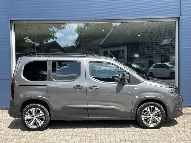 Peugeot Rifter 1.2 Turbo 130 PK GT-Line | Volledig Dealer Onderhouden | Meest Complete Uitvoering | Ruime MPV met Hoge Zitpositie | Navigatie | 2x Zijschuifdeur | Achterklep met Separate Ruit | 3 Losse Stoelen Achter | Climate Control | Keyless Entry | Camera | Parkeers