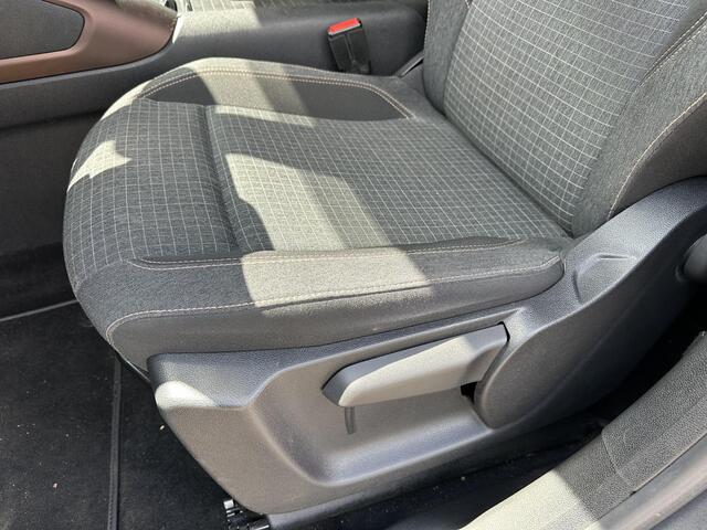 Peugeot Rifter 1.2 Turbo 130 PK GT-Line | Volledig Dealer Onderhouden | Meest Complete Uitvoering | Ruime MPV met Hoge Zitpositie | Navigatie | 2x Zijschuifdeur | Achterklep met Separate Ruit | 3 Losse Stoelen Achter | Climate Control | Keyless Entry | Camera | Parkeers