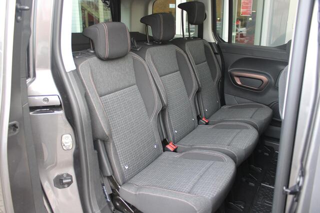 Peugeot Rifter 1.2 130PK AUTOMAAT GT-LINE | PANORAMA DAK INCL. BAGAGE DEK | TREKHAAK | NAVIGATIE | APPLE CARPLAY/ANDROID AUTO | PARKEERSENSOREN ACHTER | LICHTMETALEN VELGEN | CLIMATE CONTROL | CRUISE CONTROL | DAB+ RADIO |