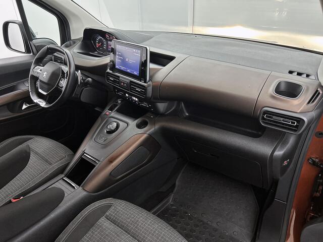 Peugeot Rifter Long 1.2 131PK Automaat GT 7pers. * Distributie vv.bij 95Dkm * / Trekhaak / Airco-ecc. / Pdc+Camera / Navigatie / 2xSchuifdeur / Apk 03-2027