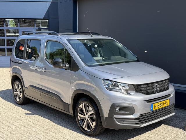 Peugeot Rifter 1.2 Turbo 130 PK GT-Line Automaat | Meest Complete Uitvoering! | Lage Km stand: 35914 Panorama dak | Trekhaak 1200 KG | All season banden | Dodehoek detectie | 2x Zijschuifdeur | Climate Control | Camera | Cruise Control | 17" Lichtmetalen Velgen | Achterklep met Separate Ruit |