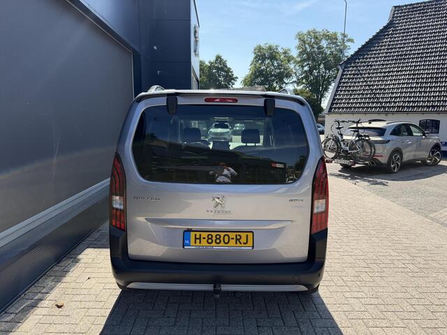 Peugeot Rifter 1.2 Turbo 130 PK GT-Line Automaat | Meest Complete Uitvoering! | Lage Km stand: 35914 Panorama dak | Trekhaak 1200 KG | All season banden | Dodehoek detectie | 2x Zijschuifdeur | Climate Control | Camera | Cruise Control | 17" Lichtmetalen Velgen | Achterklep met Separate Ruit |