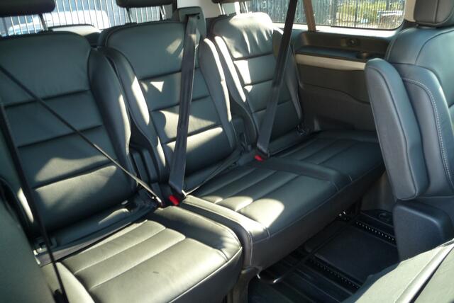 Peugeot Traveller 2.0 BlueHDi 180 Business Long S&S Autm 7 zits geel kenteken.