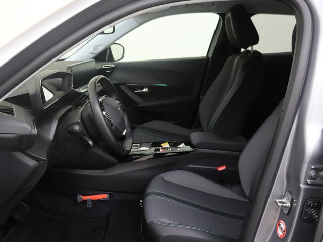 Peugeot e-2008 EV Allure Pack 50 kWh | Camera | Navigatie |