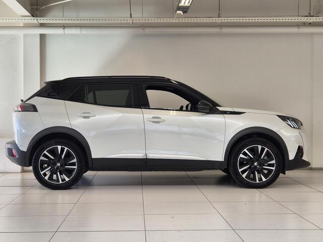 Peugeot e-2008 EV GT Pack 50 kWh | Achteruitrijcamera | Navigatie | Stoelverwarming | Keyless Entry | Lederen Bekleding | Apple Carplay/Android Auto |