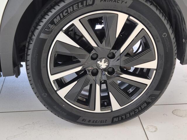 Peugeot e-2008 EV GT Pack 50 kWh | Achteruitrijcamera | Navigatie | Stoelverwarming | Keyless Entry | Lederen Bekleding | Apple Carplay/Android Auto |