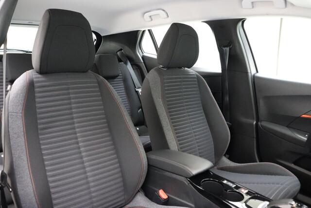 Peugeot e-2008 EV Blue Lease Active 50 kWh | Airco | Navigatie | Elektrische ramen | Licht metalen velgen | Cruise Control | Multi Functioneel Stuurwiel | Apple Carplay & Android Auto |