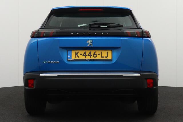 Peugeot e-2008 Active 50 kWh 3-Fase NW OBC Lader Carplay Camera