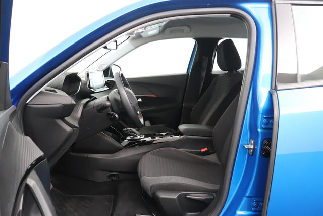 Peugeot e-2008 Active 50 kWh 3-Fase NW OBC Lader Carplay Camera