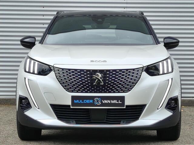 Peugeot e-2008 GT 3-FASEN 50kWh 136pk AUTOMAAT | SCHUIF/KANTELDAK | KEYLESS ENTRY | ADAPTIVE CRUISE | NAVI | CAMERA | GRIPCONTROL
