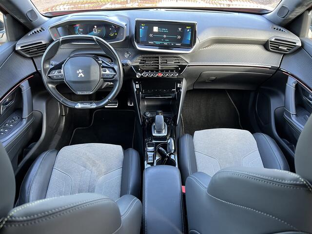 Peugeot e-2008 EV GT Pack 50 kWh Trekhaak / Clima / Camera / Navi / Adapt. Cruise / Carplay