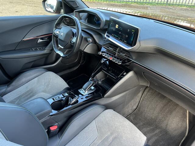 Peugeot e-2008 EV GT Pack 50 kWh Trekhaak / Clima / Camera / Navi / Adapt. Cruise / Carplay