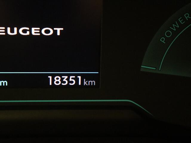 Peugeot e-2008 EV Allure 50 kWh