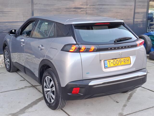 Peugeot e-2008 EV Active Pack 50 kWh | Parkeercamera | Carplay