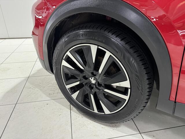 Peugeot e-2008 EV GT 50 kWh fantastische GT uitvoering, heel veel opties | Alcantara bekleding | Cruise Control | Parkeersensoren | Apple Carplay/Android Auto | Keyless | Achteruitrijcamera | Full map navigatie | Dodehoek detectie |