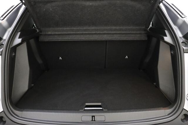 Peugeot e-2008 EV Allure 50 kWh | Navigatie | Camera | Full LED | Stoelverwarming | Climate Control | 17'' LM Velgen