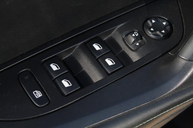 Peugeot e-2008 EV Blue Lease Allure 50 kWh