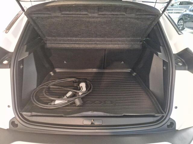 Peugeot e-2008 EV Allure 50 kWh | Navigatie | Adaptieve Cruise Control | Achteruitrijcamera | Parkeersensoren voor en achter