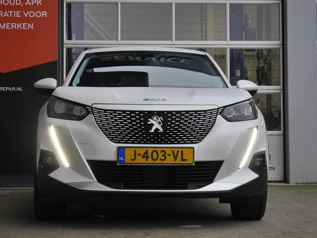 Peugeot e-2008 EV Allure 50 kWh | Adaptive cruise control | Navigatie | Achteruitrijcamera | Lichtmetalen velgen | 3 Fase | Extra getint glas | Keyless start | Stoelverwarming