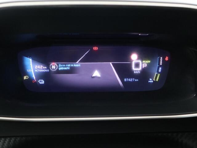 Peugeot e-2008 EV GT 50 kWh 3-FASE + ADAPTIVE CRUISE | STOELVERW. | 18 INCH | LED | APPLE CARPLAY | CAMERA