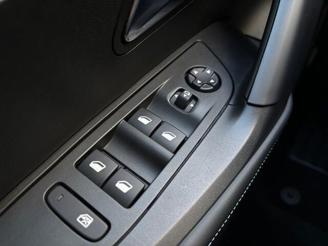 Peugeot e-2008 ALLURE PACK 50 KWH Laadvermogen 11kW