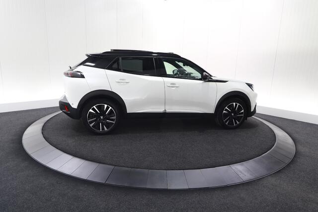 Peugeot e-2008 EV GT Pack 50 kWh |SOH=92,5%| Schuif-/Kanteldak | Adaptieve Cruise Control | Camera | Dodehoekdetectie |
