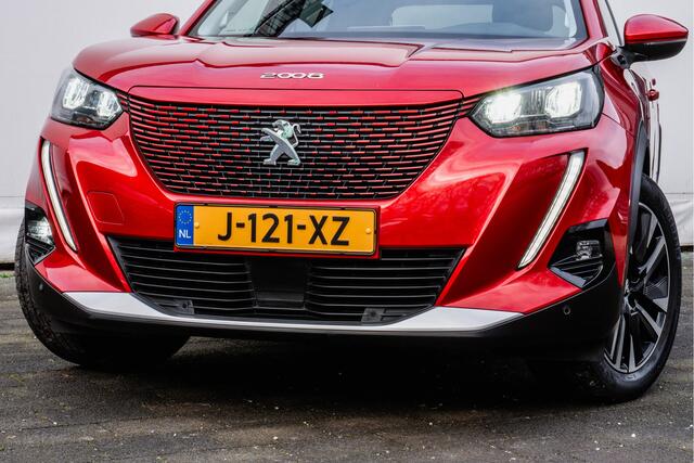 Peugeot e-2008 EV Allure 50 kWh 3-Fase/ Navigatie/ Stoelverwarming/ Camera/ Carplay/ 18" Lmv