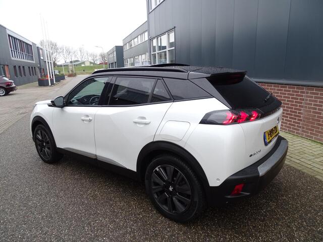 Peugeot e-2008 EV GT 50 kWh NAVIGATIE | STOELVERWARMING | PARKEERSENSOREN | AIRCO/ECC | CRUISE CONTROL | LED VERLICHTING | ACHTERUIT RIJ CAMERA |