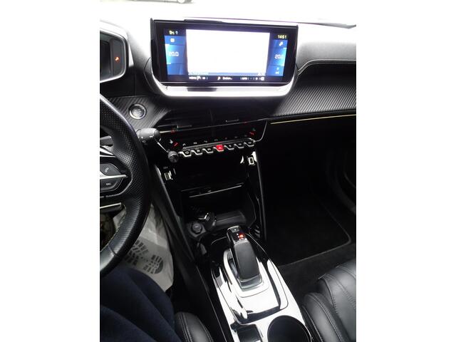 Peugeot e-2008 EV GT 50 kWh NAVIGATIE | STOELVERWARMING | PARKEERSENSOREN | AIRCO/ECC | CRUISE CONTROL | LED VERLICHTING | ACHTERUIT RIJ CAMERA |