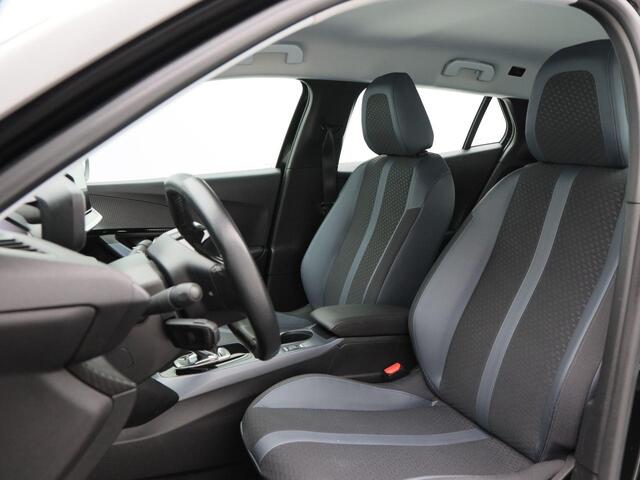 Peugeot e-2008 EV Active Pack 50 kWh 136 Pk | Adaptive Cruise | Camera | Keyless | Stoelverwarming | LED | 17 Inch | 57.313 Km